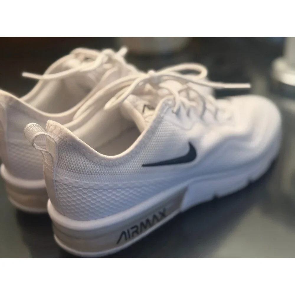 Nike air max sequent